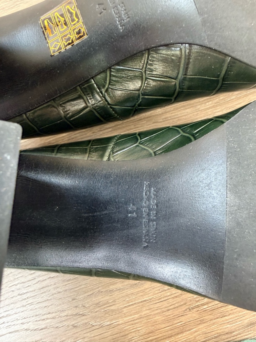L'INTERVALLE Dark Green Croc-Embossed Pointed Toe Pumps - Picture 6 of 8